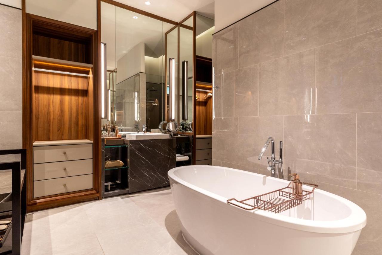 Executive Suite Pool Access,1487560603:JPEG